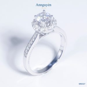 Nhẫn nữ Halo Moissanite 6mm – Bạc S925 Xi Bạch Kim – Annguyen Jewelry (SRE027)
